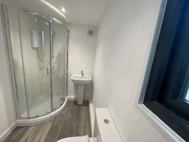 Garden Room Bathroom
